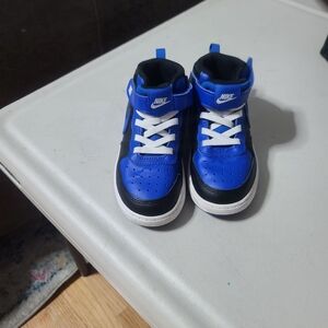 Nike Kids Blue and Black Sneakers